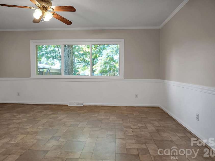 1815 Taylor Drive, Gastonia, NC 28052.  MLS# CAR4382507, YatesRealty ID 24594. 