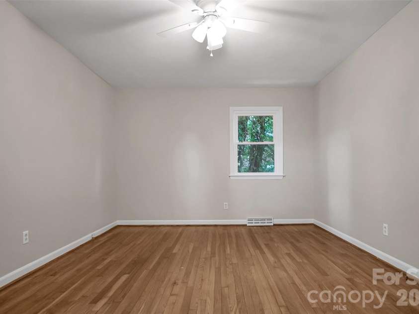 1815 Taylor Drive, Gastonia, NC 28052.  MLS# CAR4382507, YatesRealty ID 24594. 