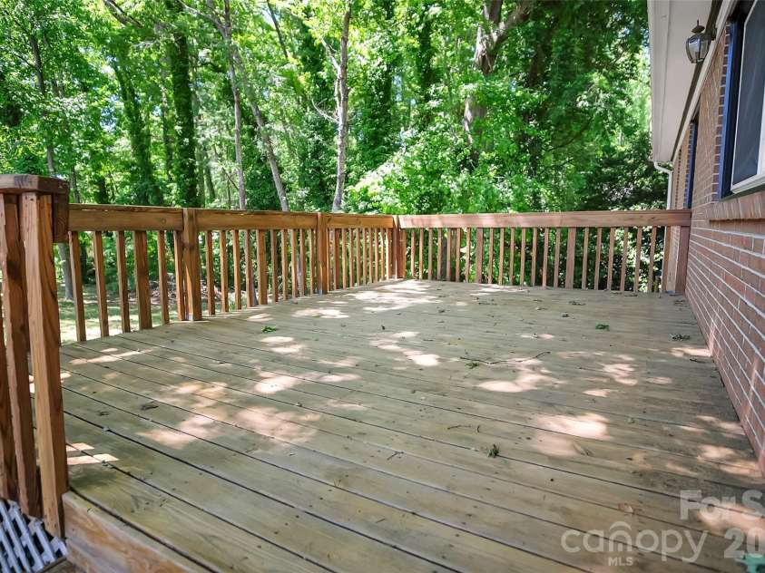 1815 Taylor Drive, Gastonia, NC 28052.  MLS# CAR4382507, YatesRealty ID 24594. 