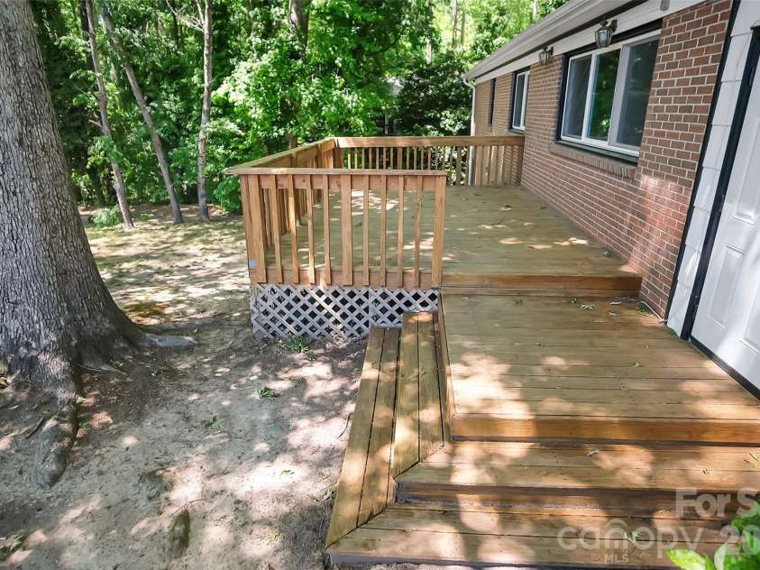 1815 Taylor Drive, Gastonia, NC 28052.  MLS# CAR4382507, YatesRealty ID 24594. 