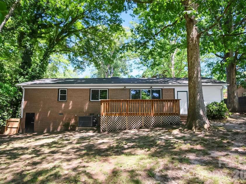 1815 Taylor Drive, Gastonia, NC 28052.  MLS# CAR4382507, YatesRealty ID 24594. 