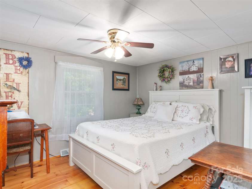 229 Crabtree Mountain Road, Canton, NC 28716.  MLS# CAR4264280, YatesRealty ID 24595. Bonus Room