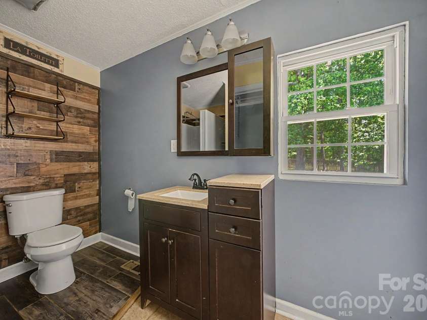 630 Ginger Cake Road, Lancaster, SC 29820.  MLS# CAR4378541, YatesRealty ID 24595. Full Bathroom 2