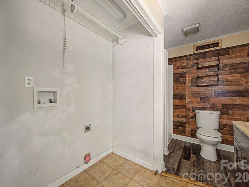630 Ginger Cake Road, Lancaster, SC 29820.  MLS# CAR4378541, YatesRealty ID 24595. Full Bathroom 2