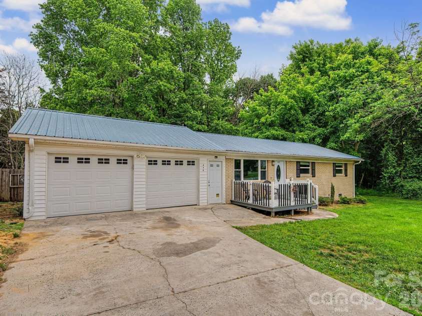 630 Ginger Cake Road, Lancaster, SC 29820.  MLS# CAR4378541, YatesRealty ID 24595. Garages/Front Exterior