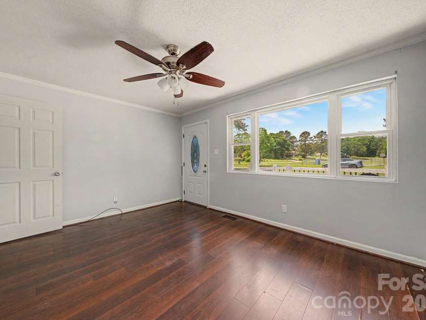 630 Ginger Cake Road, Lancaster, SC 29820.  MLS# CAR4378541, YatesRealty ID 24595. Living Room