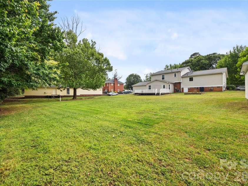 2417 Rosemond Circle, Gastonia, NC 28056.  MLS# CAR4382903, YatesRealty ID 24596. 