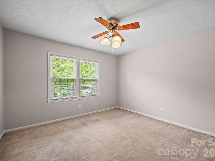 2417 Rosemond Circle, Gastonia, NC 28056.  MLS# CAR4382903, YatesRealty ID 24596. 