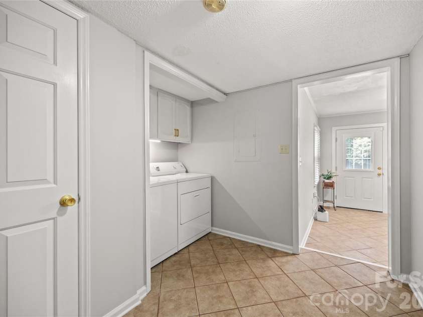 2417 Rosemond Circle, Gastonia, NC 28056.  MLS# CAR4382903, YatesRealty ID 24596. 