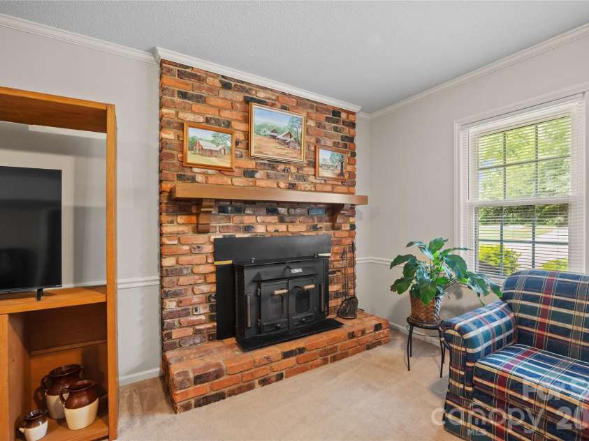 2417 Rosemond Circle, Gastonia, NC 28056.  MLS# CAR4382903, YatesRealty ID 24596. 