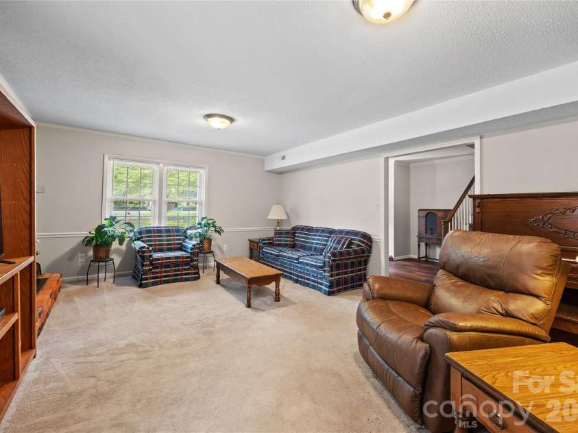 2417 Rosemond Circle, Gastonia, NC 28056.  MLS# CAR4382903, YatesRealty ID 24596. 
