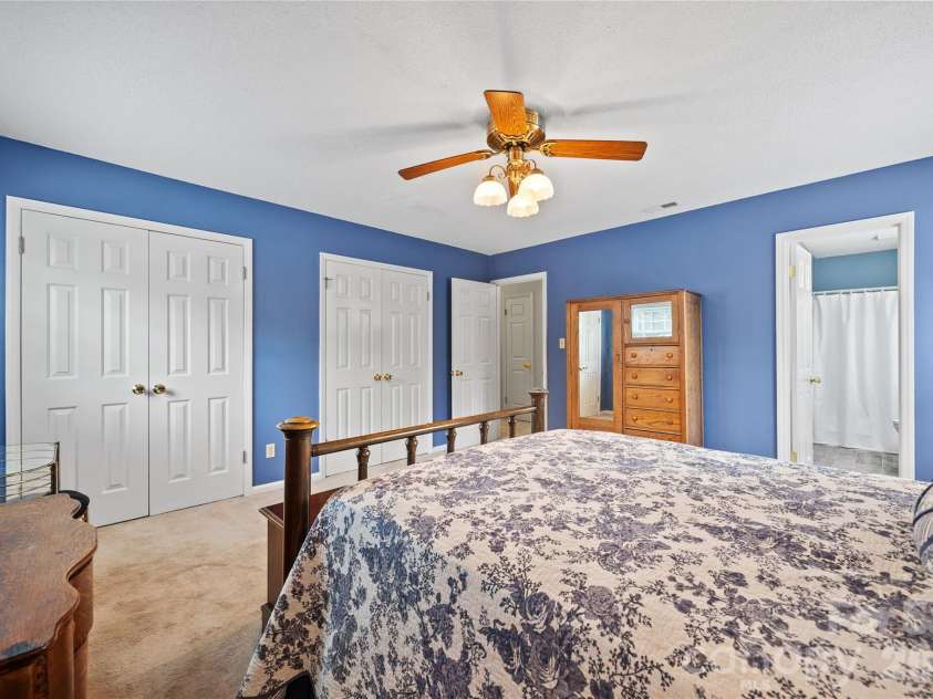 2417 Rosemond Circle, Gastonia, NC 28056.  MLS# CAR4382903, YatesRealty ID 24596. 