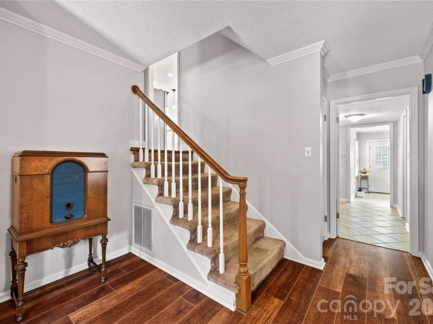 2417 Rosemond Circle, Gastonia, NC 28056.  MLS# CAR4382903, YatesRealty ID 24596. 