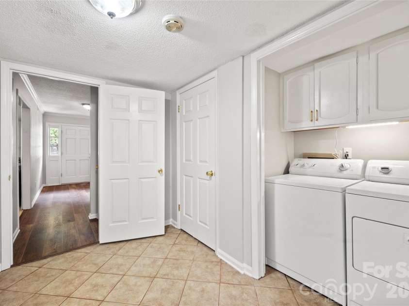 2417 Rosemond Circle, Gastonia, NC 28056.  MLS# CAR4382903, YatesRealty ID 24596. 
