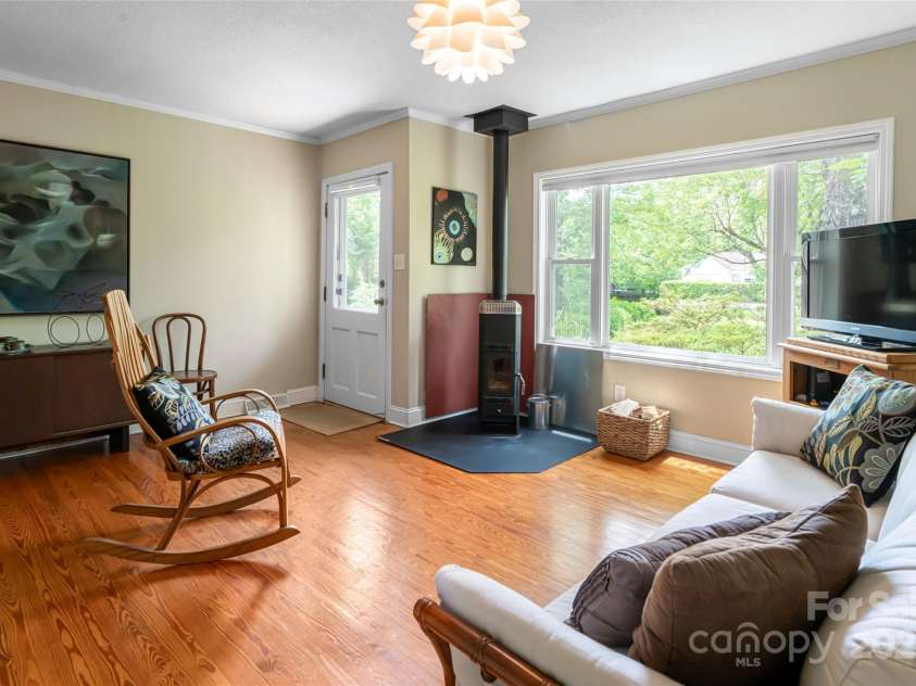 75 Cisco Road, Asheville, NC 28805.  MLS# CAR4269545, YatesRealty ID 24596. Come Stay A While 