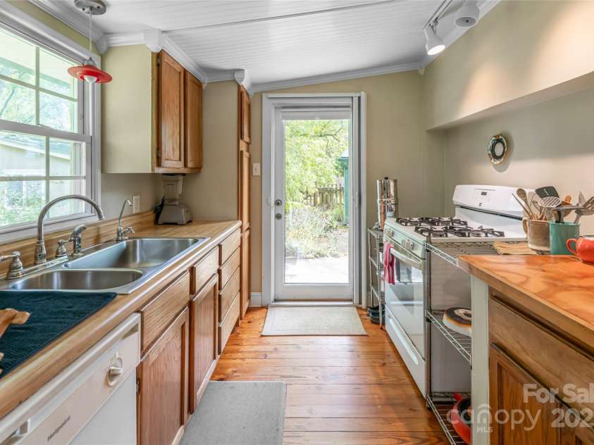 75 Cisco Road, Asheville, NC 28805.  MLS# CAR4269545, YatesRealty ID 24596. Plenty of Privacy 