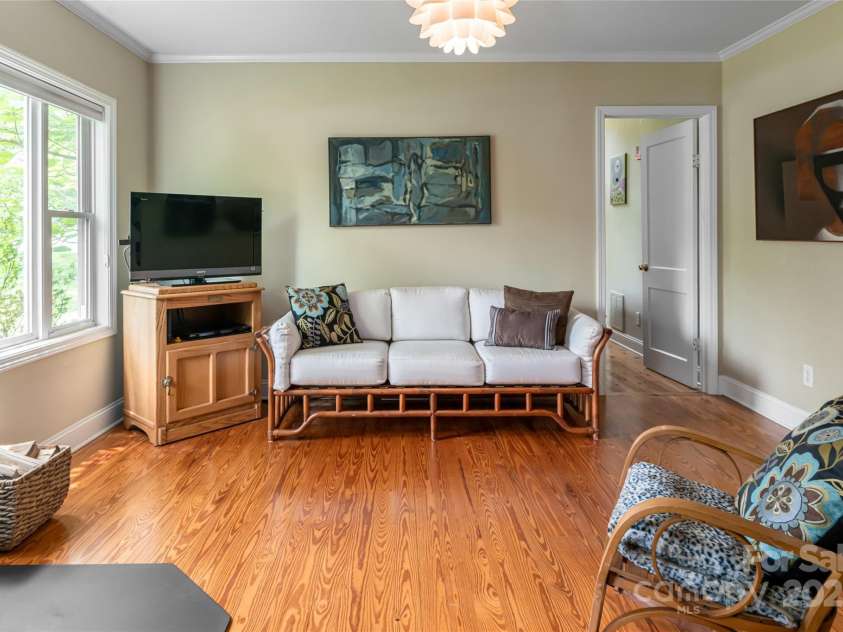 75 Cisco Road, Asheville, NC 28805.  MLS# CAR4277193, YatesRealty ID 24596. 