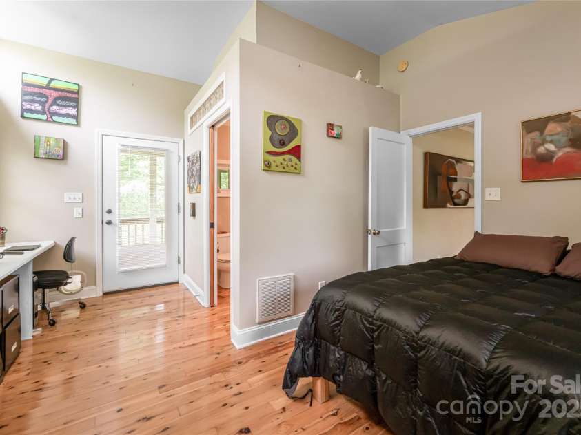 75 Cisco Road, Asheville, NC 28805.  MLS# CAR4277193, YatesRealty ID 24596. 