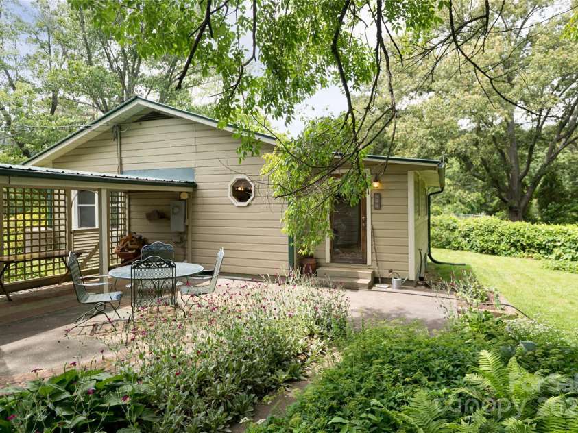 75 Cisco Road, Asheville, NC 28805.  MLS# CAR4277193, YatesRealty ID 24596. Could This Really be My Home!?