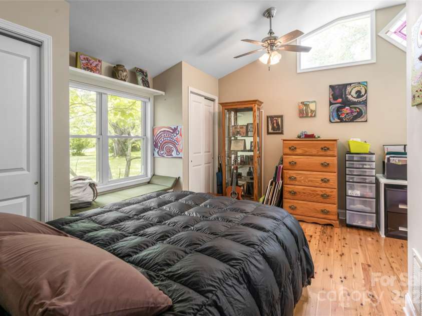 75 Cisco Road, Asheville, NC 28805.  MLS# CAR4277193, YatesRealty ID 24596. Second Primary Suite