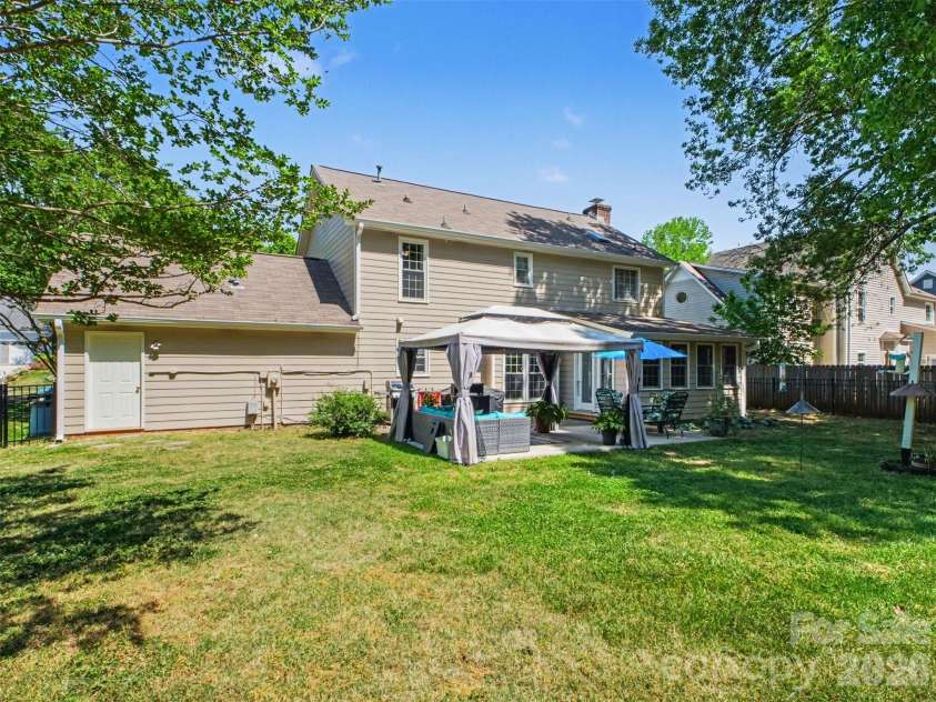 13333 Kintyre Court, Matthews, NC 28105.  MLS# CAR4372292, YatesRealty ID 24597. 