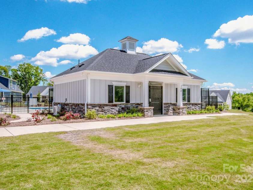 105 Chase View Lane, Troutman, NC 28166.  MLS# CAR4256483, YatesRealty ID 24599. Clubhouse for Community Pool