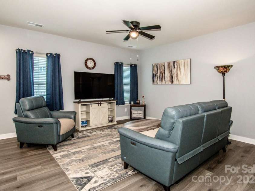 105 Chase View Lane, Troutman, NC 28166.  MLS# CAR4256483, YatesRealty ID 24599. Living Room