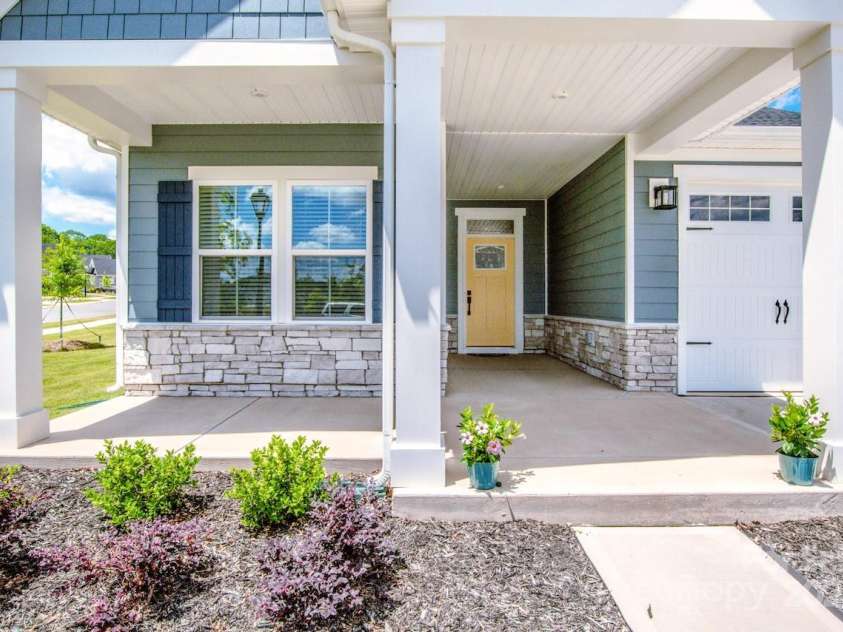 105 Chase View Lane, Troutman, NC 28166.  MLS# CAR4256483, YatesRealty ID 24599. Stunning covered front porch