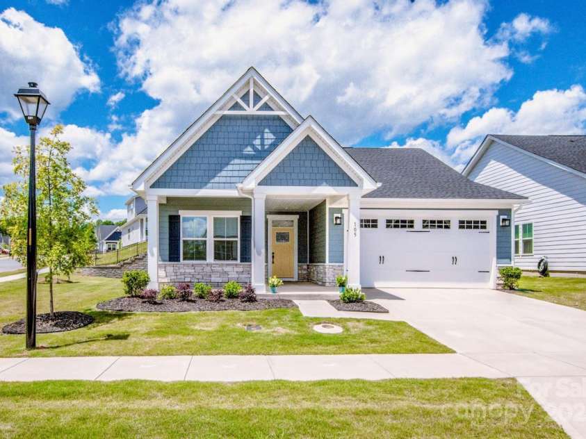 105 Chase View Lane, Troutman, NC 28166.  MLS# CAR4256483, YatesRealty ID 24599. Welcome home!