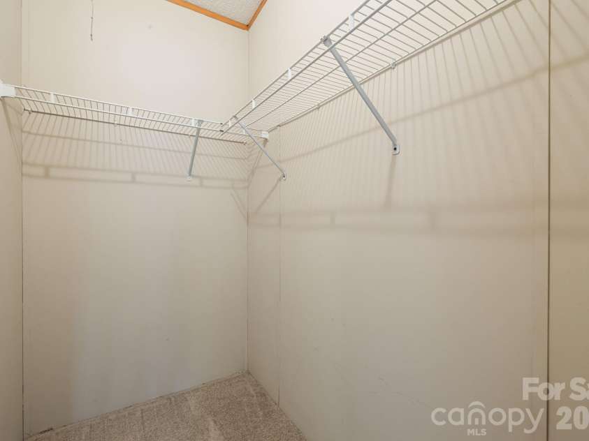 142 Josiah Lane, Hendersonville, NC 28792.  MLS# CAR4384365, YatesRealty ID 24599. 