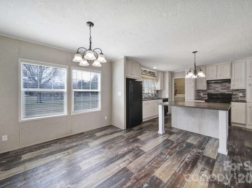 4315 Givens Road, Rock Hill, SC 29730.  MLS# CAR4350303, YatesRealty ID 2460. OPEN KITCHEN