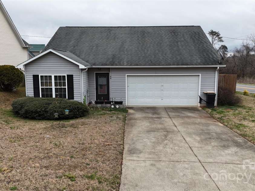90 Elm Street, Morganton, NC 28655.  MLS# CAR4235791, YatesRealty ID 2460. Front of 90 Elm Street