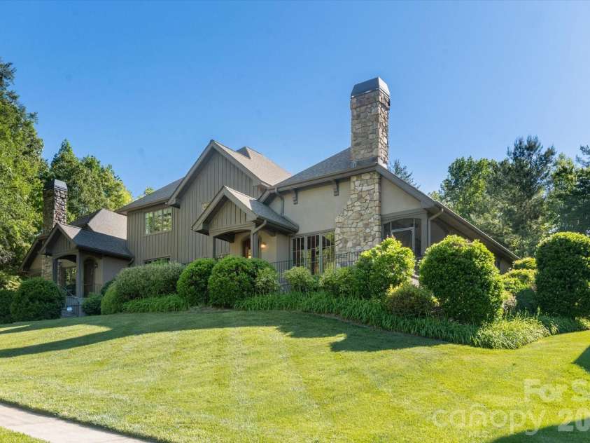 16 Hollyberry Lane, Brevard, NC 28712.  MLS# CAR4369500, YatesRealty ID 24601. 