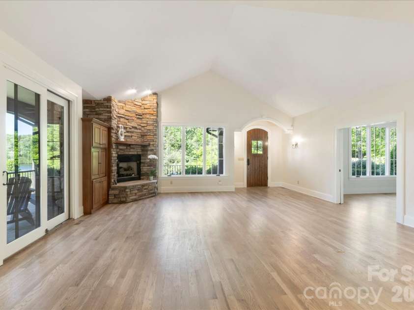 16 Hollyberry Lane, Brevard, NC 28712.  MLS# CAR4369500, YatesRealty ID 24601. 