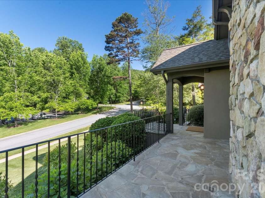 16 Hollyberry Lane, Brevard, NC 28712.  MLS# CAR4369500, YatesRealty ID 24601. 