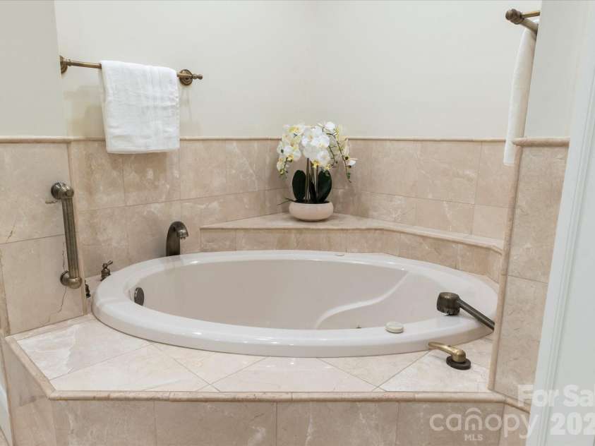 16 Hollyberry Lane, Brevard, NC 28712.  MLS# CAR4369500, YatesRealty ID 24601. 