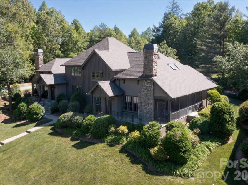 16 Hollyberry Lane, Brevard, NC 28712.  MLS# CAR4369500, YatesRealty ID 24601. 