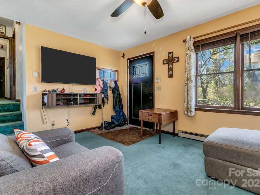 10 Laurel Brook Drive, Hendersonville, NC 28792.  MLS# CAR4227976, YatesRealty ID 24602. 