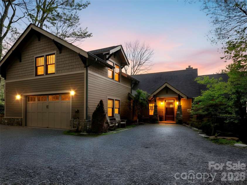 110 Soaring Mountain Drive, Waynesville, NC 28786.  MLS# CAR4378537, YatesRealty ID 24602. 110 Soaring Mountain Drive