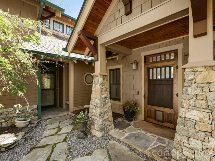 110 Soaring Mountain Drive, Waynesville, NC 28786.  MLS# CAR4378537, YatesRealty ID 24602. 