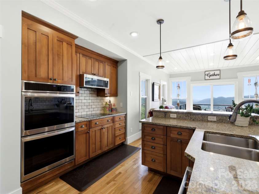 110 Soaring Mountain Drive, Waynesville, NC 28786.  MLS# CAR4378537, YatesRealty ID 24602. 