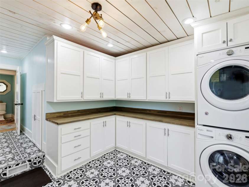 110 Soaring Mountain Drive, Waynesville, NC 28786.  MLS# CAR4378537, YatesRealty ID 24602. 