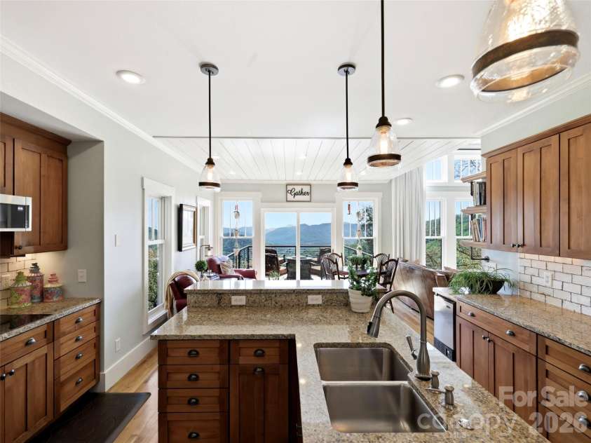 110 Soaring Mountain Drive, Waynesville, NC 28786.  MLS# CAR4378537, YatesRealty ID 24602. Chef's kitchen