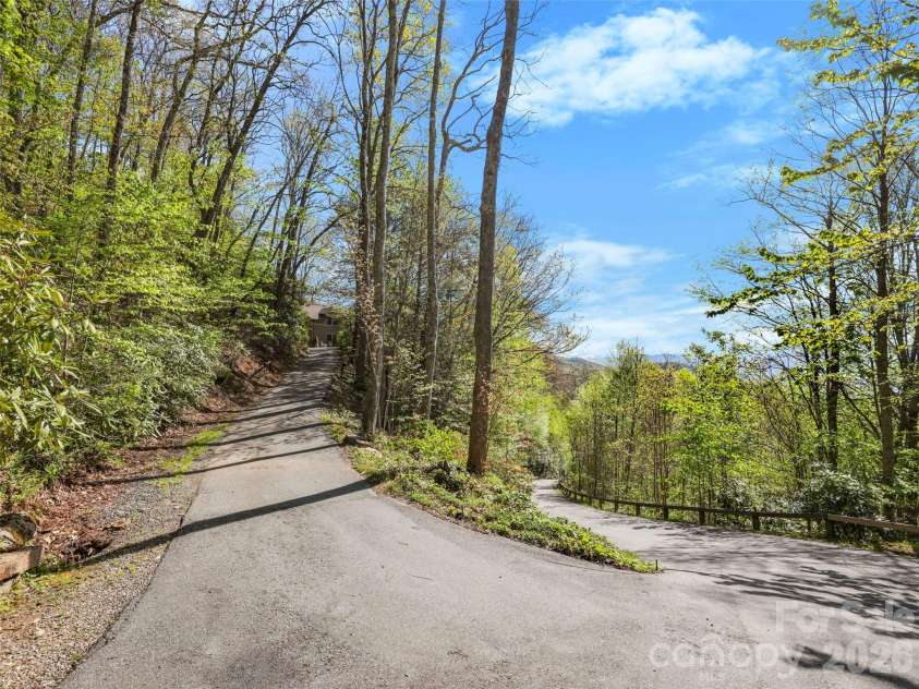 110 Soaring Mountain Drive, Waynesville, NC 28786.  MLS# CAR4378537, YatesRealty ID 24602. Private location