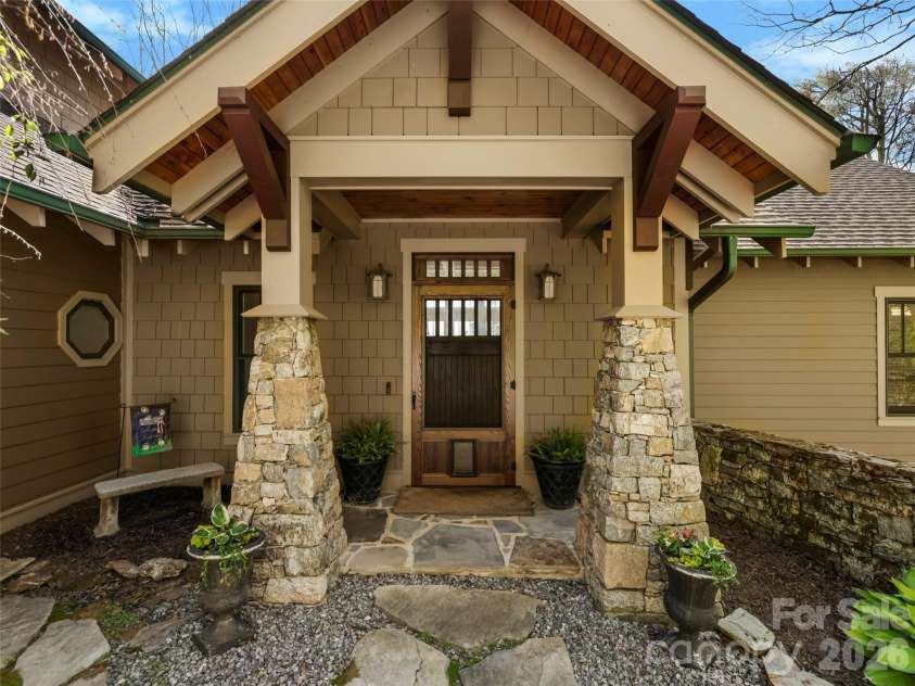 110 Soaring Mountain Drive, Waynesville, NC 28786.  MLS# CAR4378537, YatesRealty ID 24602. Upscale Arts&Crafts architecture