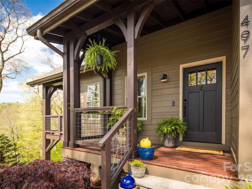 497 Black Locust Circle, Blowing Rock, NC 28605.  MLS# CAR4379126, YatesRealty ID 24603. 