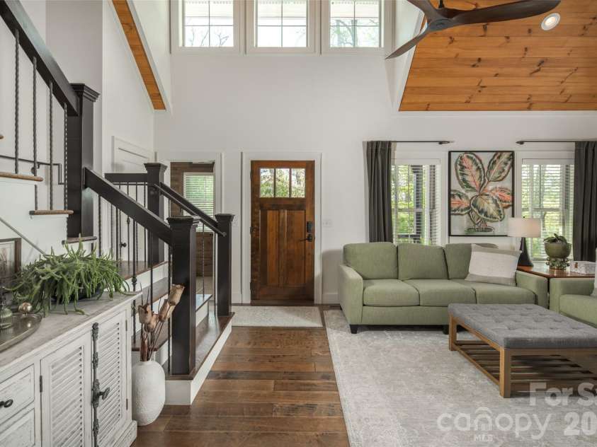 497 Black Locust Circle, Blowing Rock, NC 28605.  MLS# CAR4379126, YatesRealty ID 24603. 