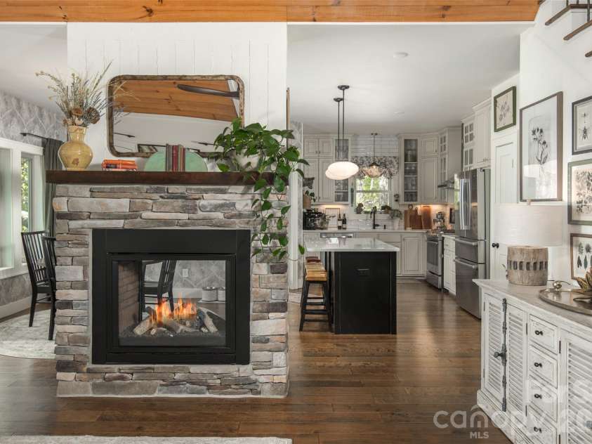 497 Black Locust Circle, Blowing Rock, NC 28605.  MLS# CAR4379126, YatesRealty ID 24603. 