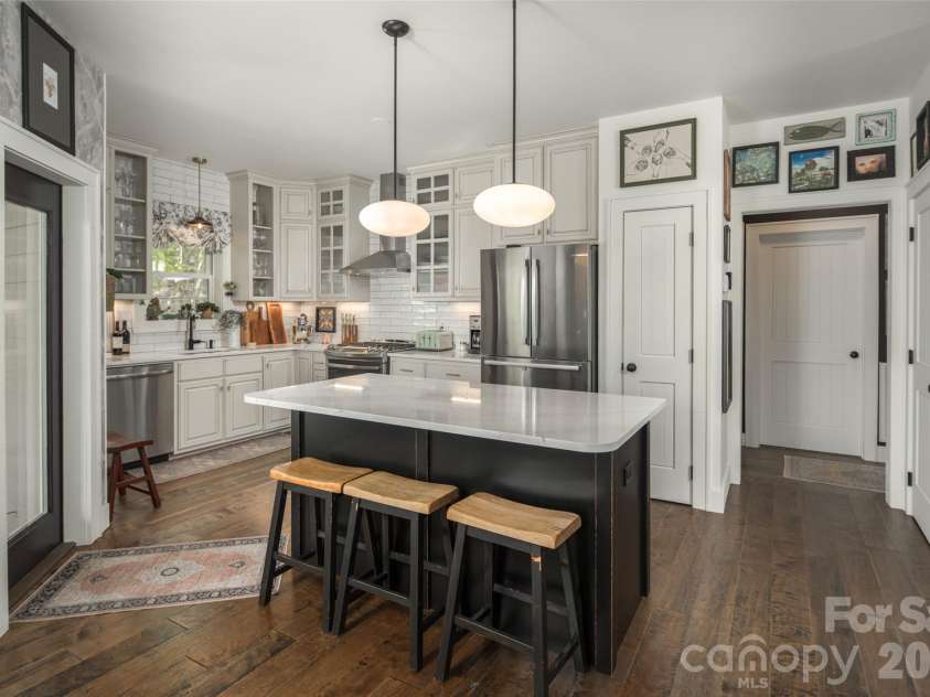 497 Black Locust Circle, Blowing Rock, NC 28605.  MLS# CAR4379126, YatesRealty ID 24603. 