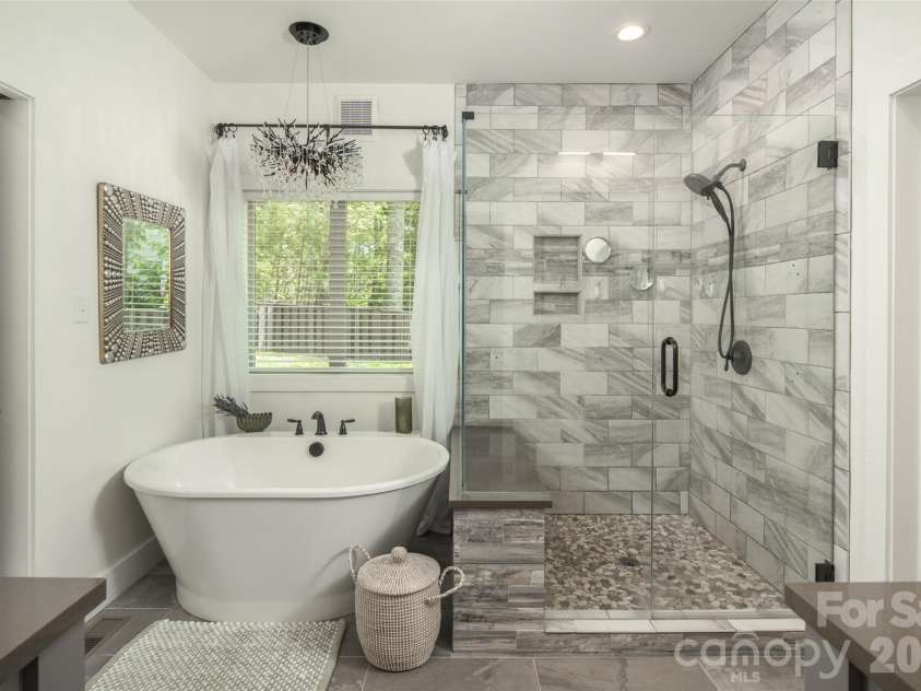 497 Black Locust Circle, Blowing Rock, NC 28605.  MLS# CAR4379126, YatesRealty ID 24603. 